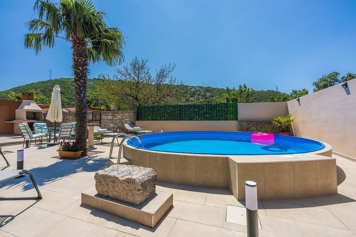 Hundefreundliche Villa mit Privatpool, Aussendusche, Grill und vielen Wanderwegen in der Umgebung in Crikvenica, Primorje-Gorski Kotar