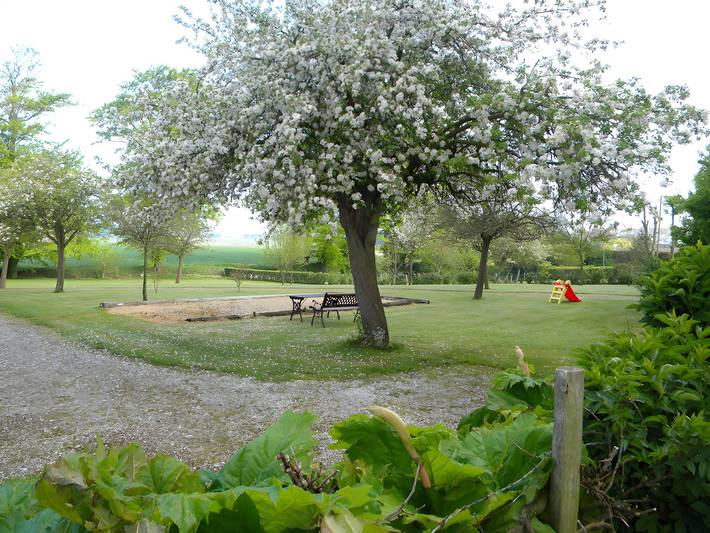 Maison de vacances 'Loue La Campagne' avec terrasse privée, jardin privé et Wi-Fi in Sainte-Hélène-Bondeville, Région du Havre