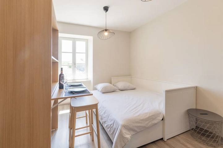 Hel enrumslägenhet, Studio Apartment 'Merlot' with Wi-Fi and Air Conditioning in Ruoms, Ardèche
