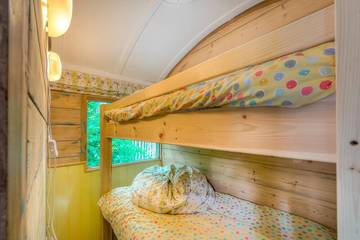 Glamping for 4 People in Slindon, West Sussex, Photo 3