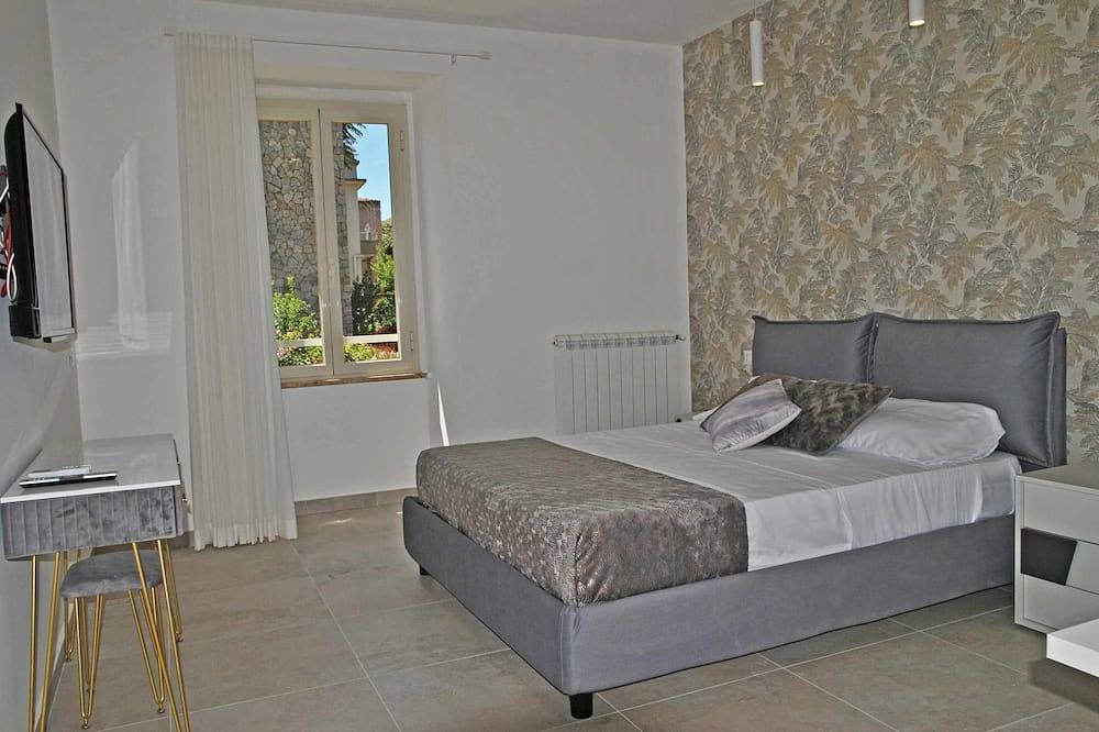 Ganze Wohnung, Sea breeze beachfront flat in Latina Provinz