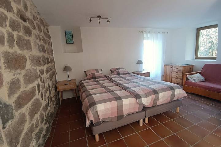 Gîte pour 4 personnes, avec Jardin à Gravières - 2
