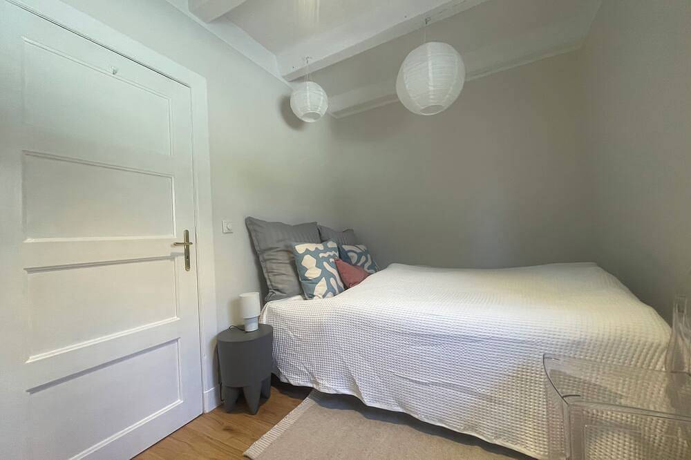 Ferienhaus neu saniert - 2 Min. zum Strand - großes ruhiges Naturgrundstück in Schashagen, Ostholstein