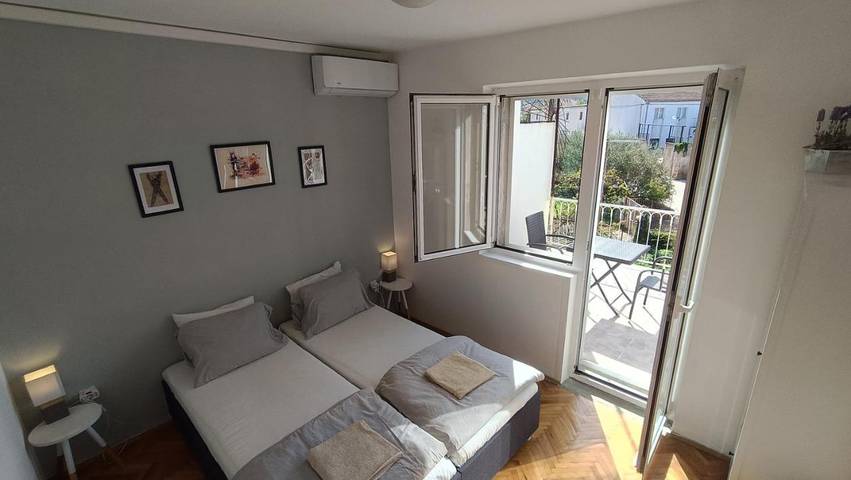 Gîte pour 2 personnes, avec terrasse ainsi que jardin et vue à Stari Grad - 3