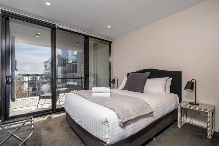 Gîte pour 2 personnes, avec vue ainsi que vue sur le lac et balcon dans Kingston - 3