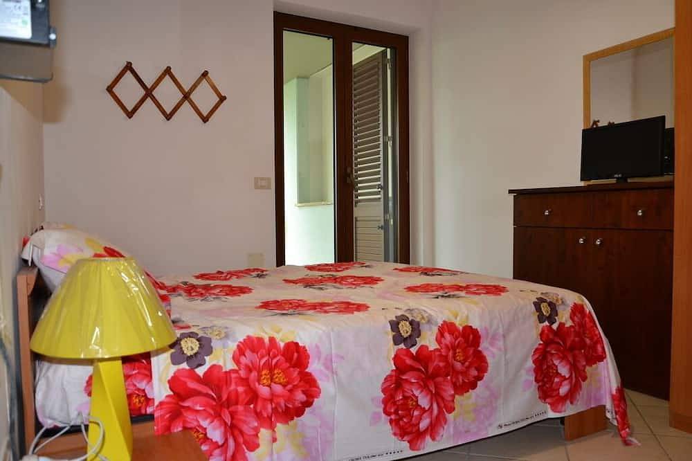 Entire apartment, Three-room apartment by the sea with garden in Adriatic Coast Abruzzo