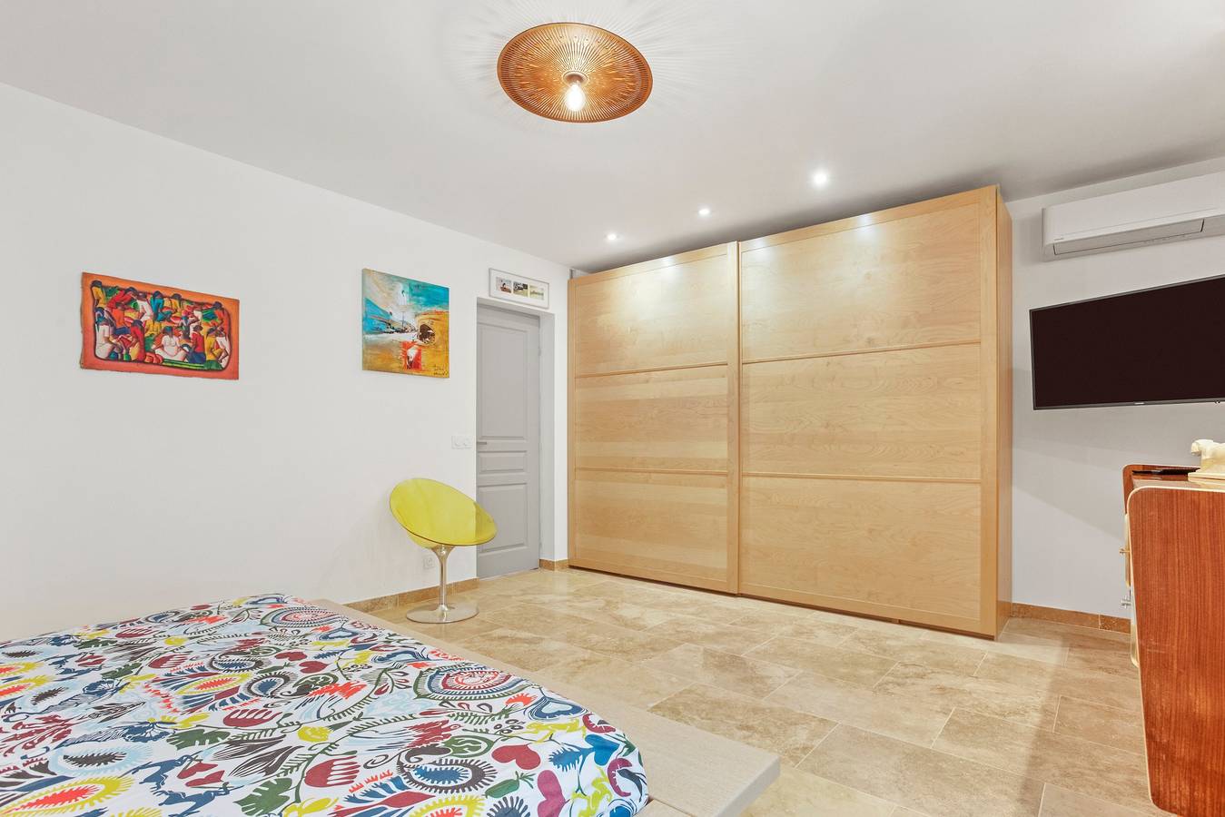 Habitación de huéspedes «Chambre 1 Rd» con piscina compartida, Wi-Fi y aire acondicionado in Cotignac, Región Brignoles