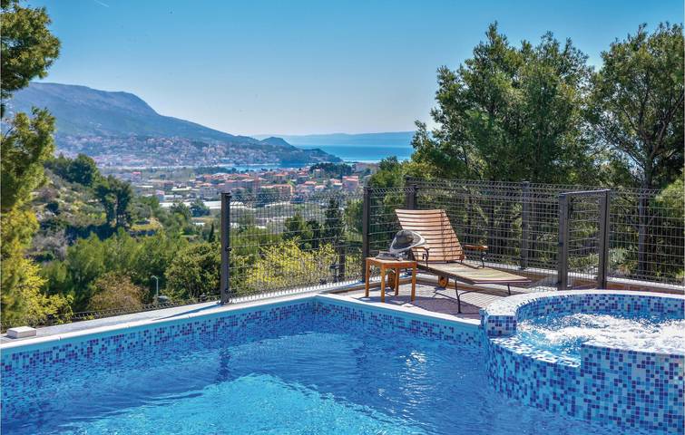 Ferienhaus für 9 Personen, mit Terrasse in Split - 3