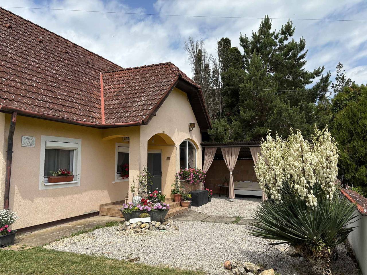Cały apartament wypoczynkowy, Mieszkanie wakacyjne z odkrytym basenem i balkonem  in Balatonberény, Południowe brzegi Balatonu