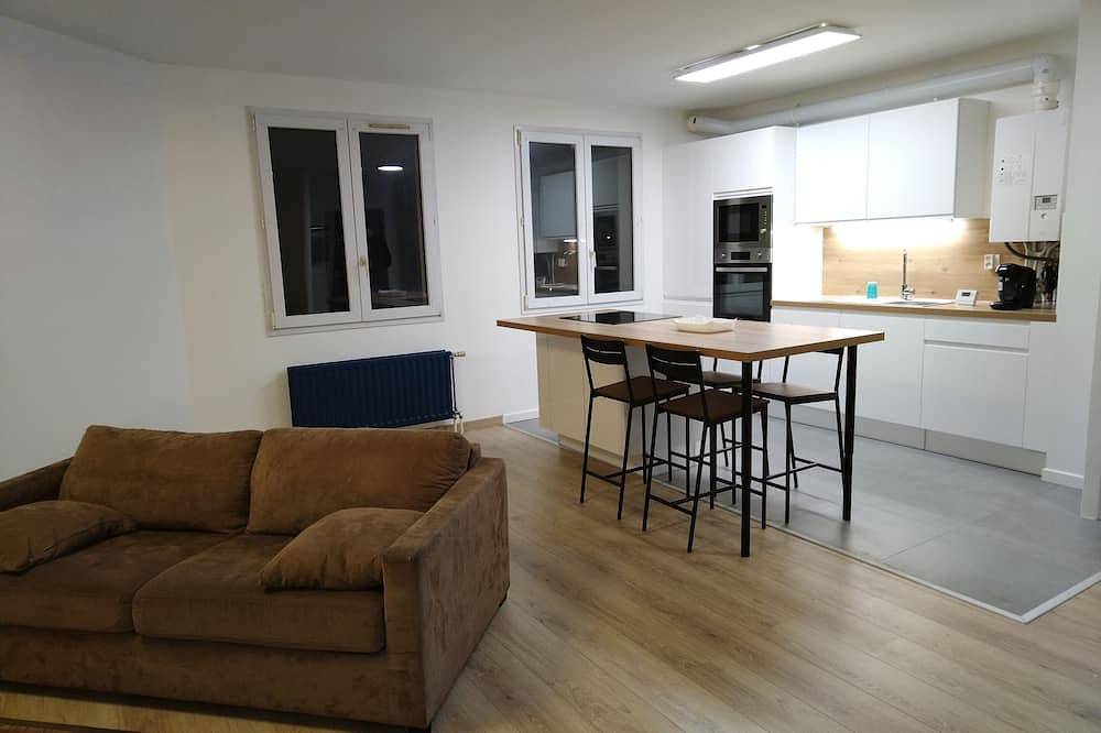 Entire apartment, Grand Appartement Lumineux 59 m² in Pontault-Combault, Seine-et-Marne