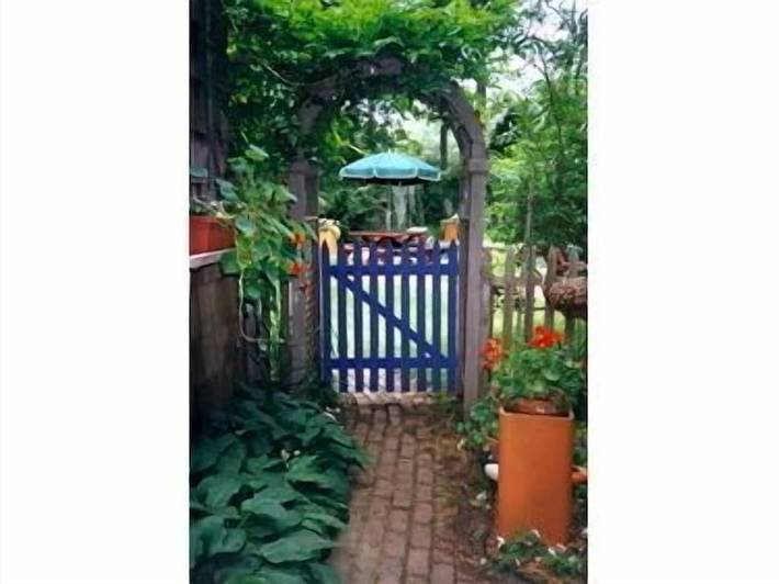 Vacation rental for 8 people, with yard, with pets in East Hampton