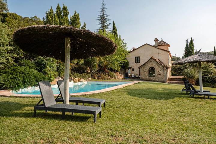 Casa rural para 10 personas, con vistas además de piscina y jardín, Se admiten mascotas en Benadalid