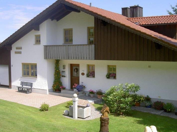 Ferienwohnung für 4 Personen, mit Terrasse und Garten sowie Sauna