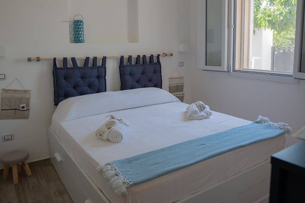 Lupa di Mare-Mistral (Deluxe studio apartment with garden) in Punta Prosciutto, Golfo de Tarento