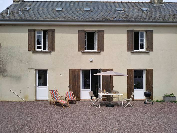 Location de vacances pour 4 personnes, avec terrasse et jardin à Meuvaines