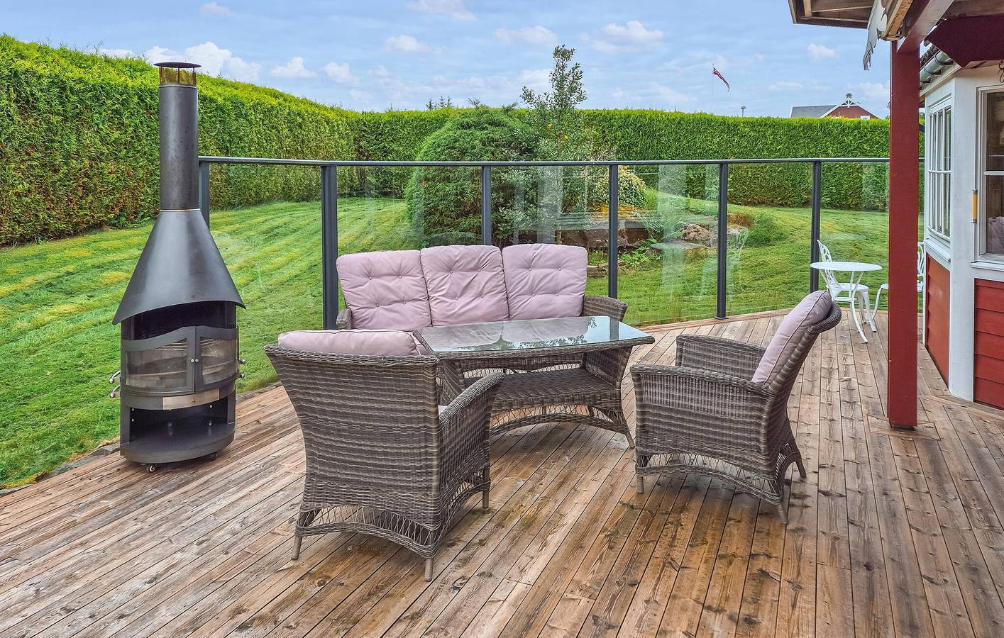 Ferienhaus für 9 Personen mit Garten in Austrheim