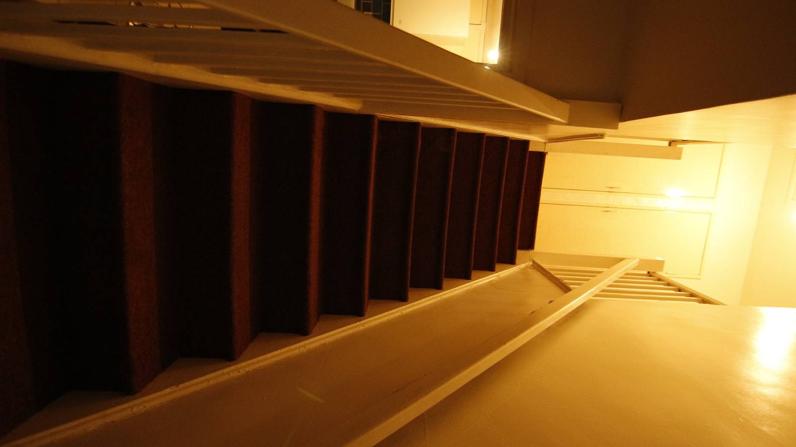 Entire vacation apartment, Stay8 Sleeps 6 with Street Parking in Birmingham, Birmingham Area