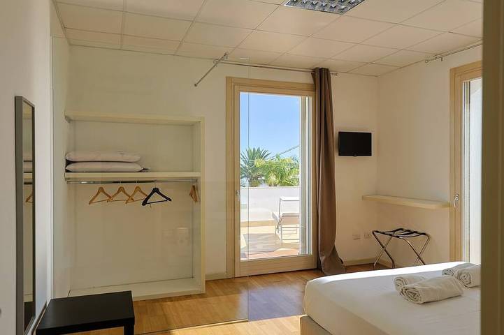 Ferienhaus für 6 Personen, mit Pool und Whirlpool in Torre Colimena - 3