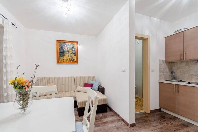 Geheel appartement, Apartments Villa Kameja - One Bedroom Apartment with Balcony and Nature Reserve View (Zeleni) in Okrug Donji, Čiovo