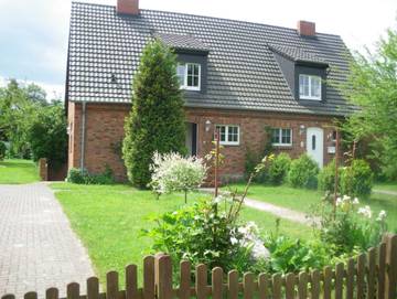 Ferienwohnung für 3 Personen, mit Terrasse und Garten, kinderfreundlich in Rechlin