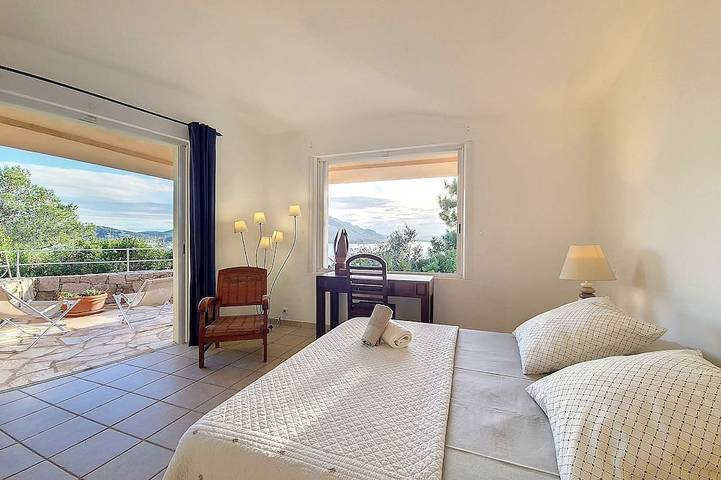 Location de vacances pour 12 personnes, avec jardin dans Plage de Benedettu - 2