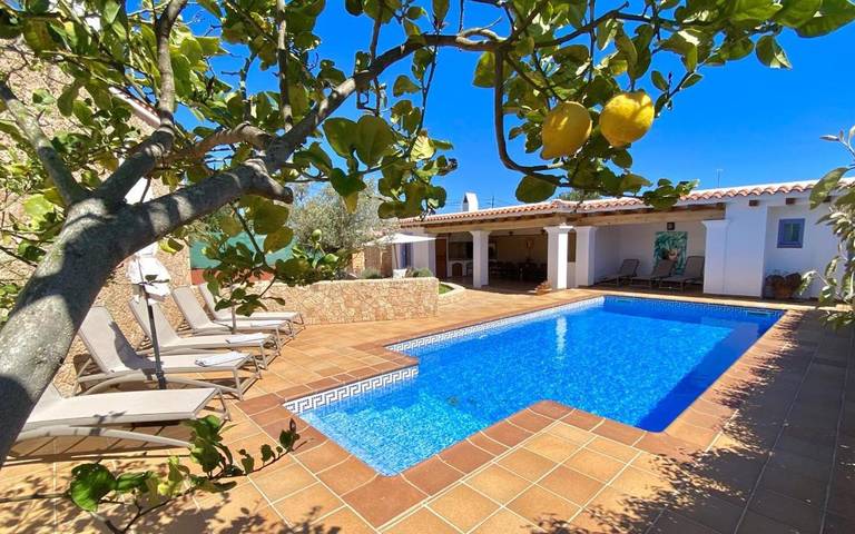 Casa de vacaciones para 8 personas, con Balcón y Terraza además de Jardín y Piscina en Sant Jordi de ses Salines