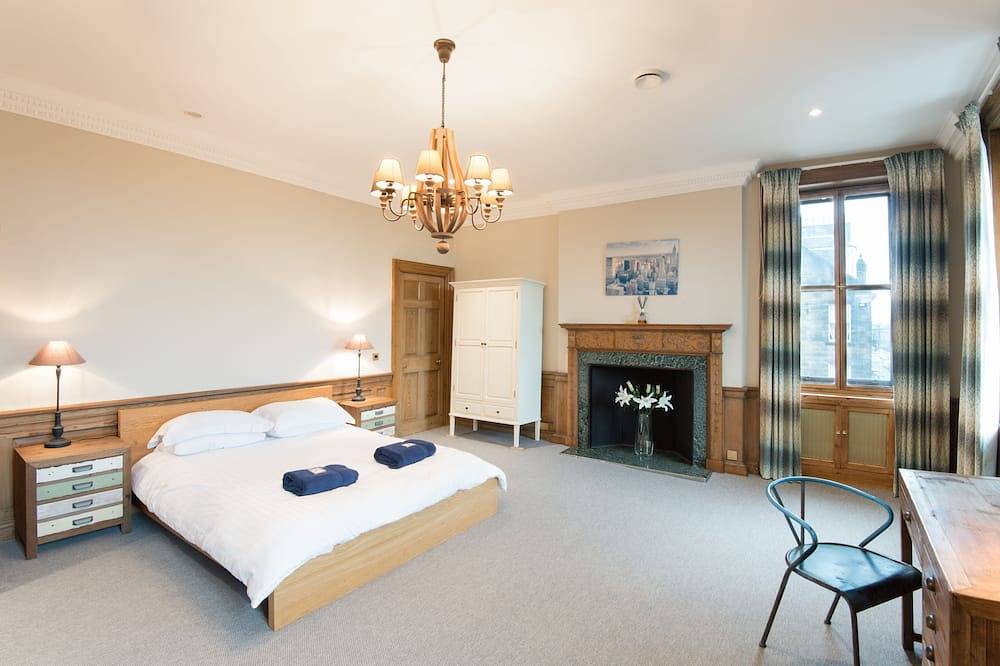 Frederick Street Apartment  -  sleeps 11 guests  in 5 bedrooms in Edinburgh, Edinburgh and Lothian