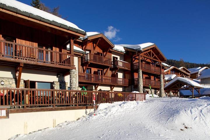 Hôtel pour 3 personnes, avec Balcon ainsi que Terrasse et Vue à Landry