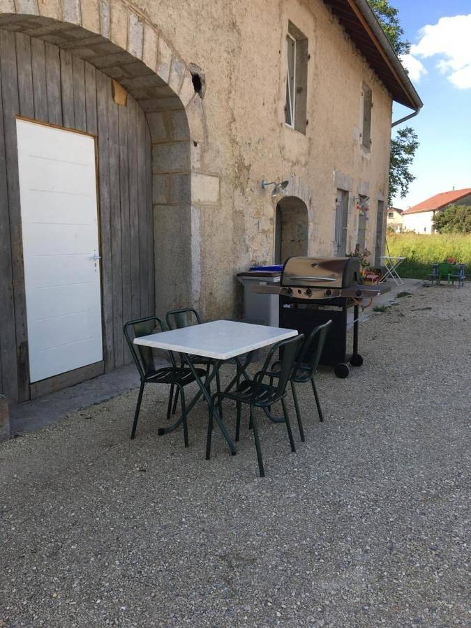 Location de vacances pour 3 personnes, avec terrasse à Montigny-sur-l'Ain - 2