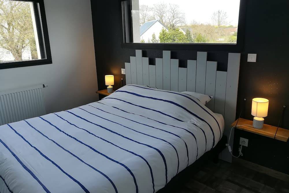 Villa \"Glaz\" avec piscine intérieure chauffée toute l'année in Lantic, Côte de Goëlo