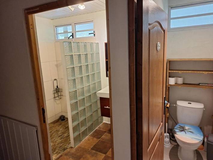 Gîte pour 2 personnes, avec jardin ainsi que vue et piscine dans Papara - 2