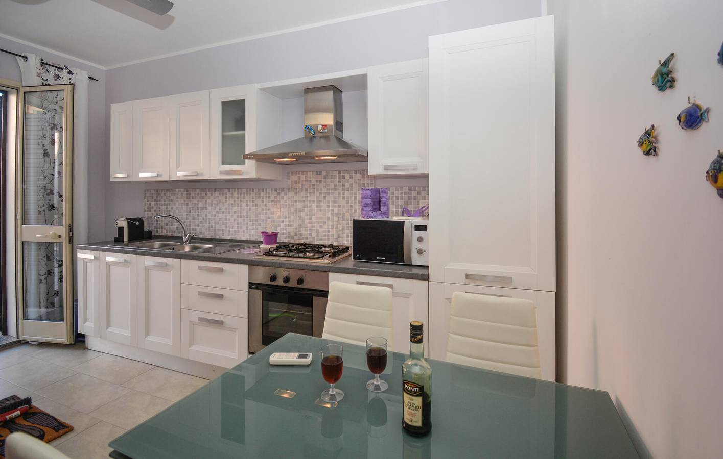 Appartement de vacances entier, Appartement confortable et climatisé avec terrasse et parking - 2,5 km de la côte in Pozzallo, Province de Ragusa