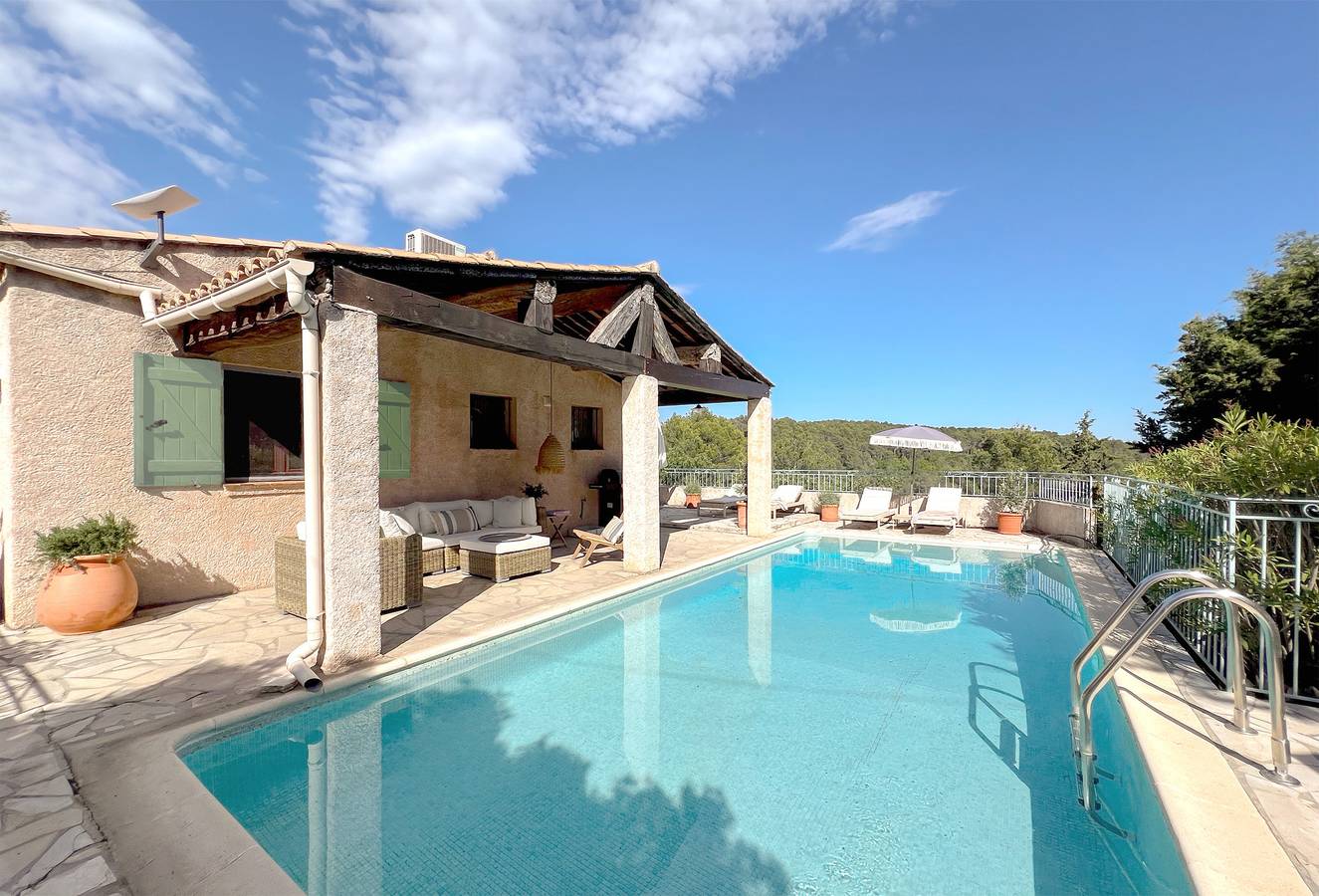 Villa pour 6 personnes avec terrasse in Flayosc, Région de Draguignan