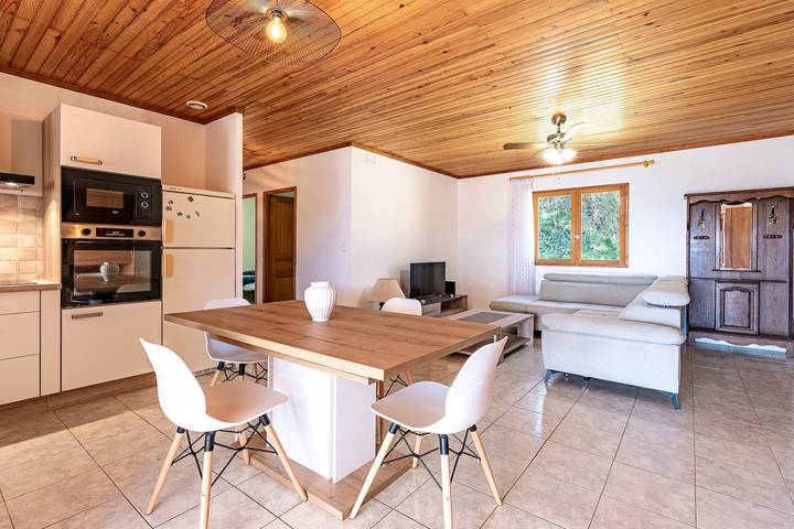 Location de vacances pour 6 personnes, avec terrasse et jardin, animaux acceptés à Santa-Lucia-di-Moriani - 2