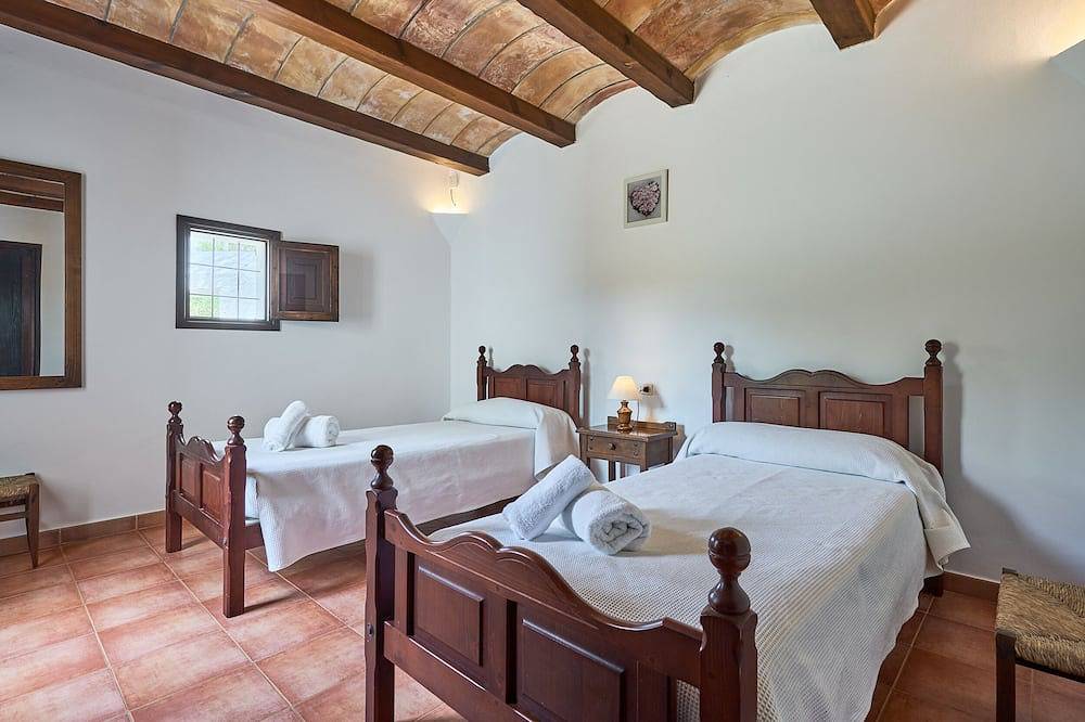 Holiday home with private pool, air conditioning, Wi-Fi, proximity the sea in Portopetro, Santanyí