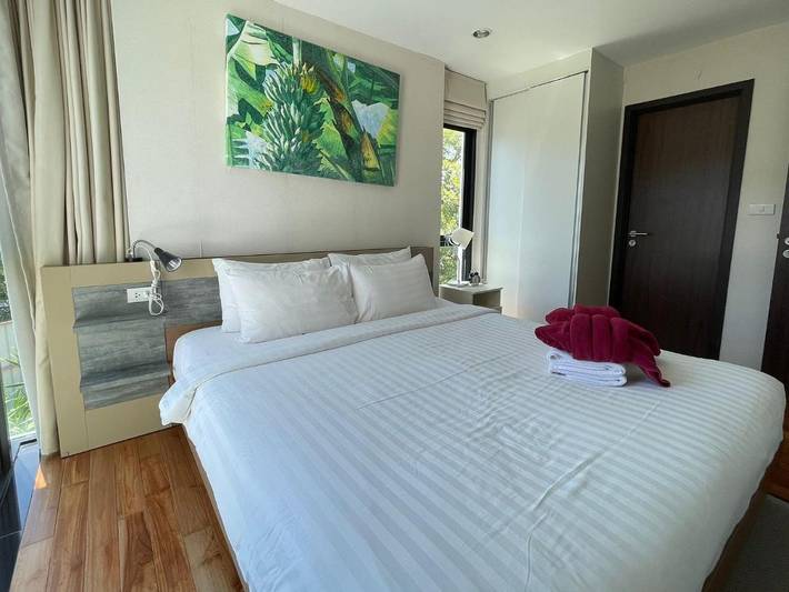 Appart’hôtel pour 3 personnes, avec piscine ainsi que jardin et terrasse