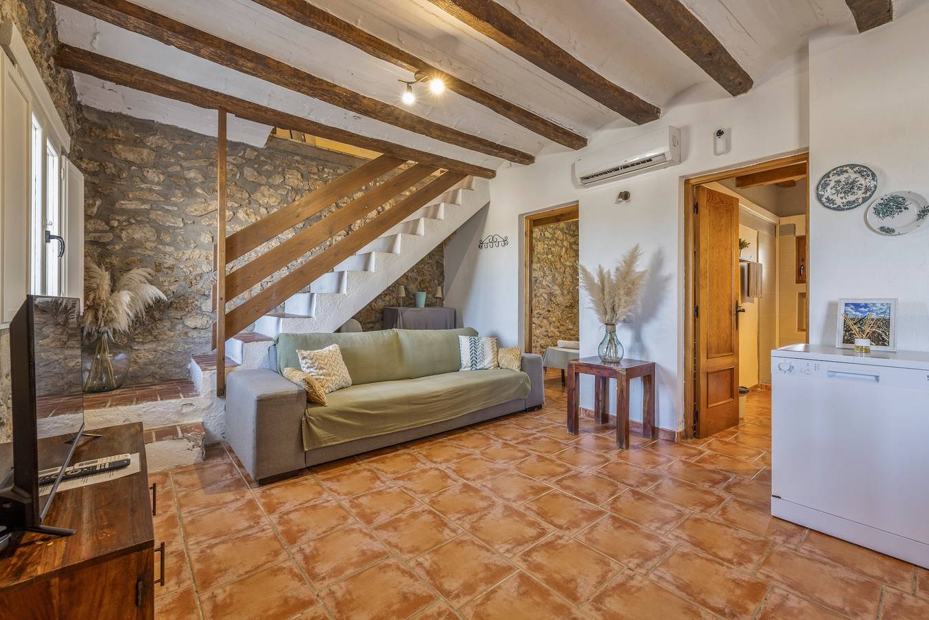 Landhaus 'Masia Llambrich' mit privatem Pool, Wlan und Klimaanlage in Terres de l'Ebre, Delta de l'Ebre