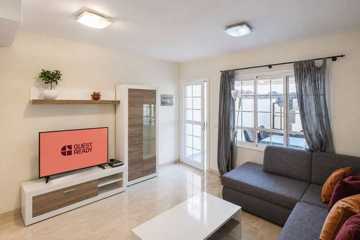 Entire apartment, Guestready - Puerto Rico Bungalow with Pool in Puerto Rico (Gran Canaria), Mogán