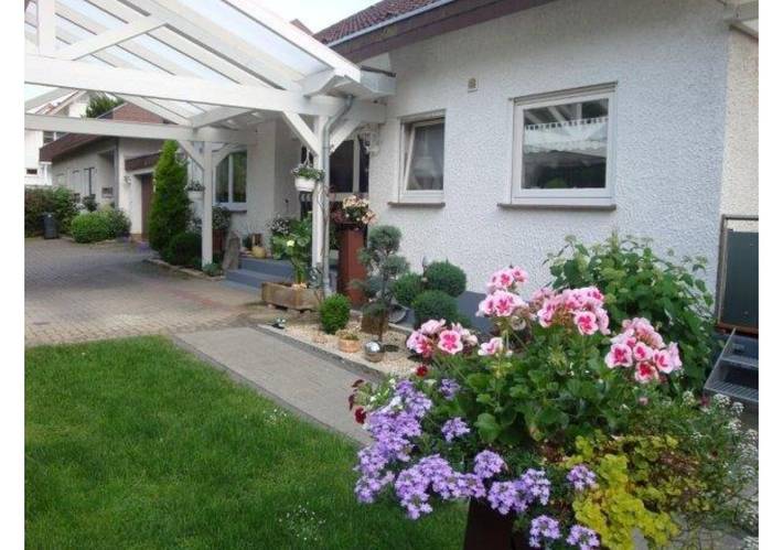 Ganze Wohnung, Ferienwohnung 'Villa Stumpf' mit Bergblick, privater Terrasse und Wlan in Friesenheim, Mittlerer Schwarzwald