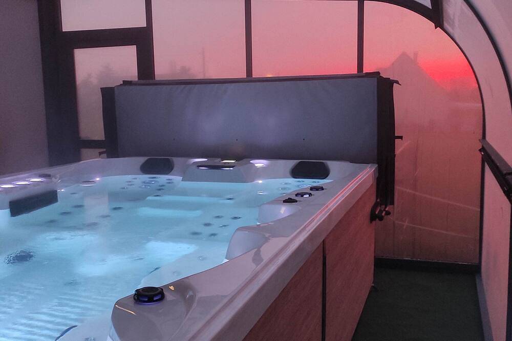 3-star house with private jacuzzi available in Villemaréchal, Seine-et-Marne