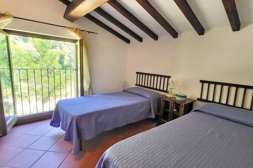 Romantische Riverside Property, kleiner privater Pool. Wifi. Zu Fuß zum Dorf. in Piazza al Serchio, Garfagnana