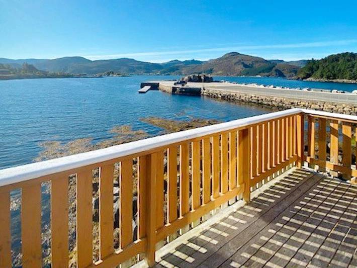 Feriehus for 4 personer, med terrasse, dyr tillatt i Vestland