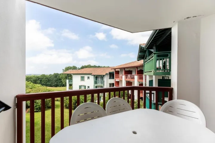 Apartamento de vacaciones para 8 personas, con piscina y balcón - 1