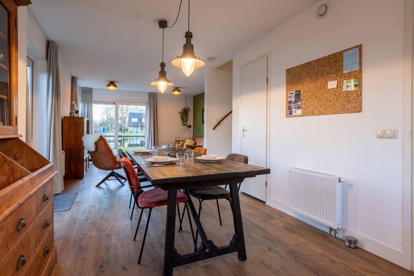 Geräumiges Ferienhaus für 4 Personen in Poelen mit Terrasse, Garten und Seeblick in Friesland