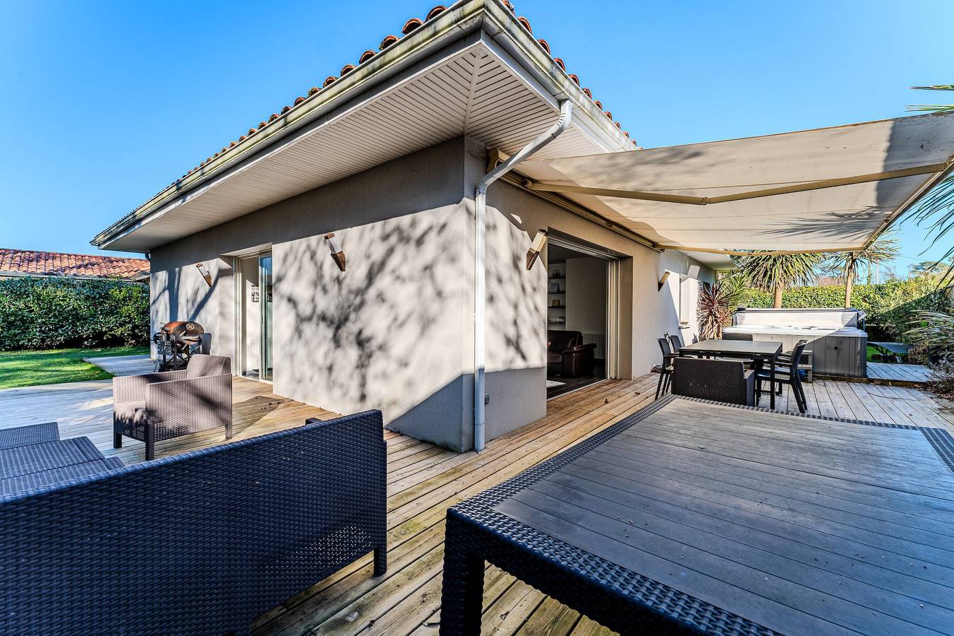 Villa cómoda con jacuzzi entre lago y océano in Cazaux, La Teste-de-Buch