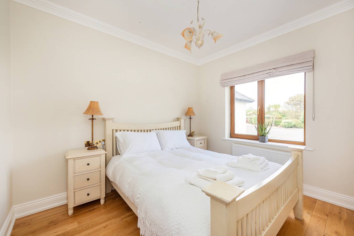 5 Bed Villa - Sleeps 10 - Hot Tub - Country Views in County Waterford