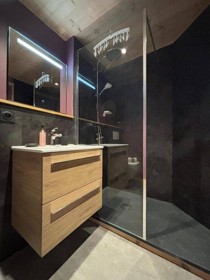 Gîte pour 2 personnes, avec sauna et jacuzzi dans Lac de Montriond - 4