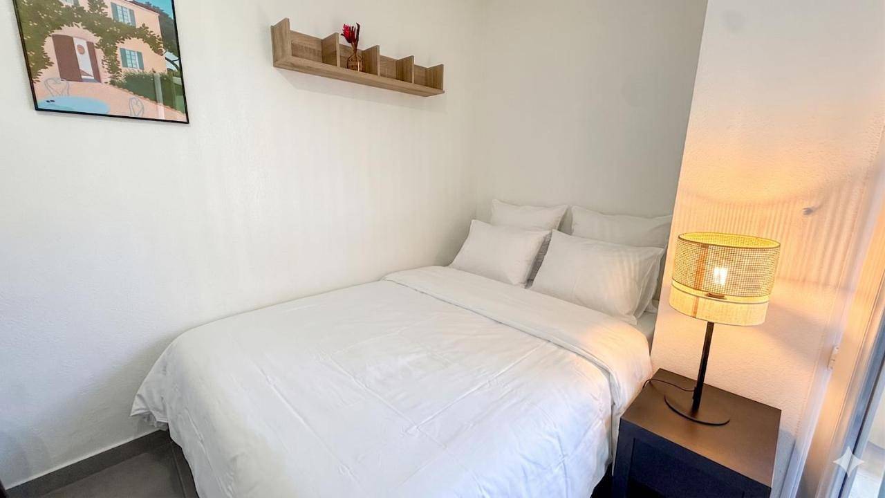 Appartement entier, Le petit nid de Sophia - Studio cosy face aux pins in Biot, Côte méditerranéenne (France)