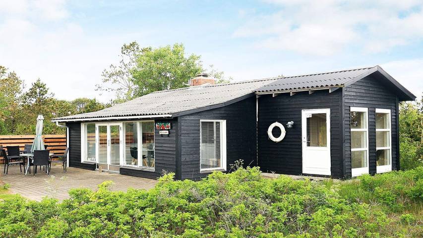Ferieudlejning for 4 personer, med terrasse, husdyr tilladt i Ålbæk