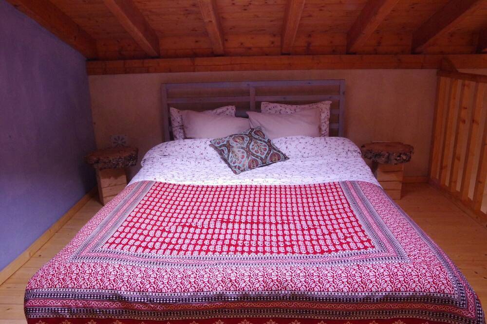 Beautiful self-built ecological house by the river in Odeceixe, Costa Alentejana